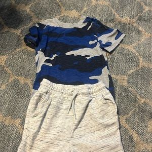 Eddie Bauer T-shirt and shorts from Primark